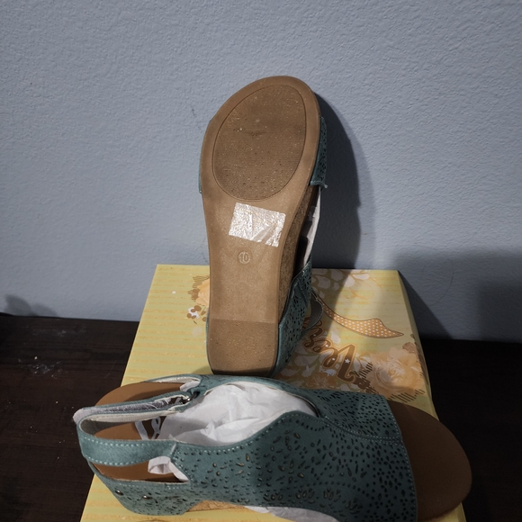 Very G Free Fly 2 Wedges - Picture 5 of 9